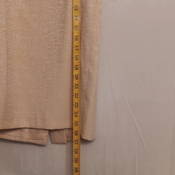 Kasper Elegant Cream Blazer and Skirt Set Size 6 - Picture 6 of 9